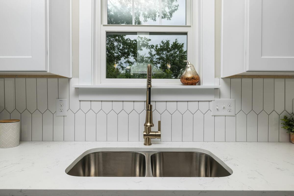 Modern Small Kitchen Renovation Ideas You’ll Want to Copy - BC RENOS®